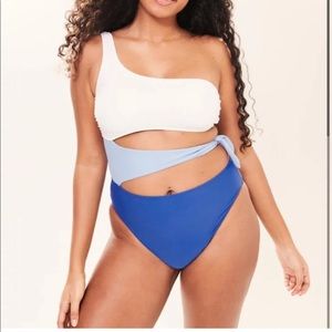 Abercrombie & Fitch One shoulder, cut out detail, tie size swimsuit, siz…
